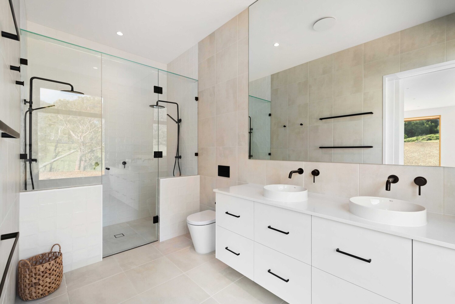 Custom bathroom vanity with Janper DuraForm Loddon profile doors and Hettich hardware