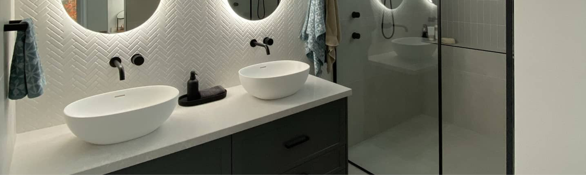 Creating beautiful bathroom vanities that function correctly comes down to the finer planning. Dodge Cabinets are experts in creating beautiful, functional bathroom storage and vanities. Like this space which features Janper DuraForm Loddon profile drawers finished in Dulux Basalt 2-Pac polyurethane adorned with Hettich hardware.