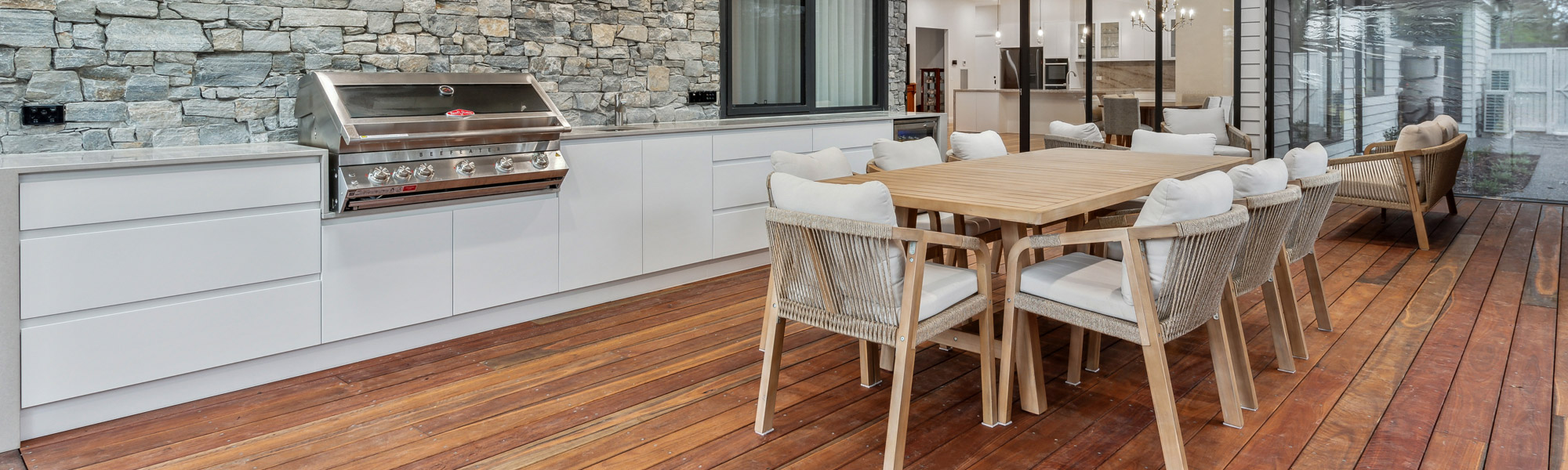 Dodge Cabinets creates stunning custom outdoor kitchens, designed to suit your decor and lifestyle.
